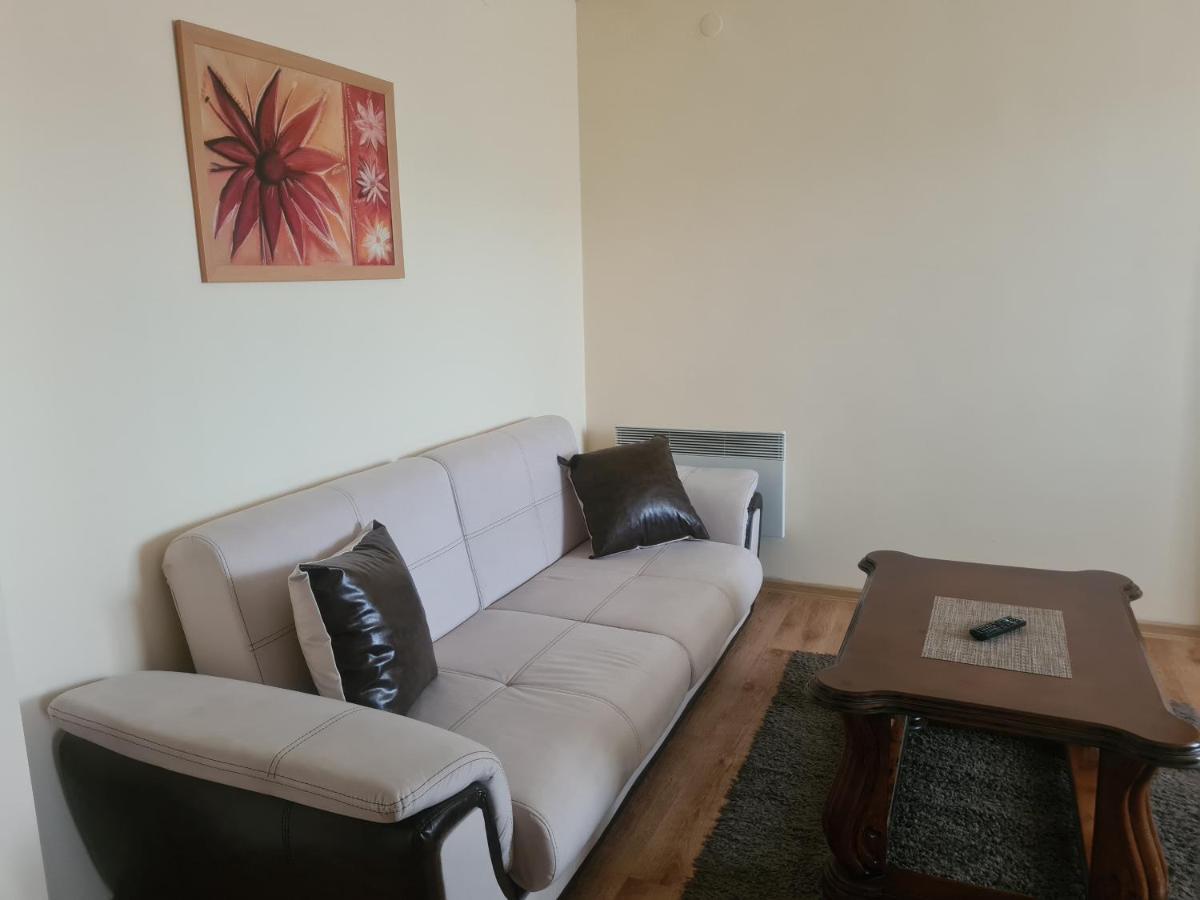 Complex Brashlyan Hotell Trjavna Exteriör bild