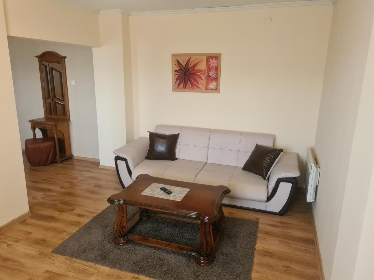 Complex Brashlyan Hotell Trjavna Exteriör bild