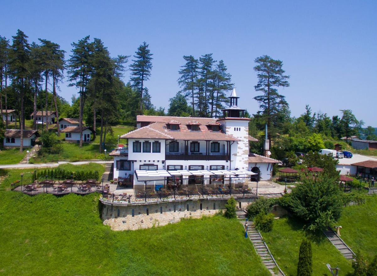 Complex Brashlyan Hotell Trjavna Exteriör bild