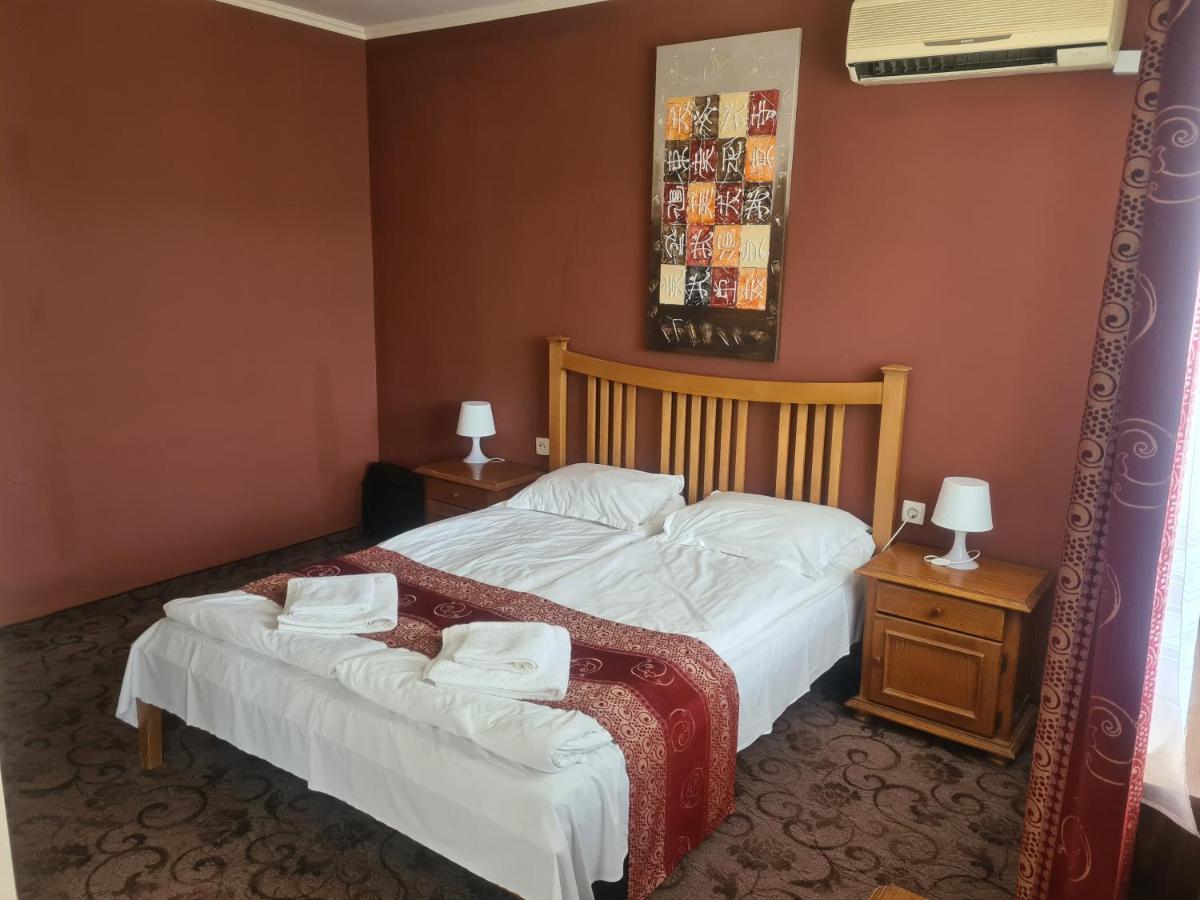 Complex Brashlyan Hotell Trjavna Exteriör bild