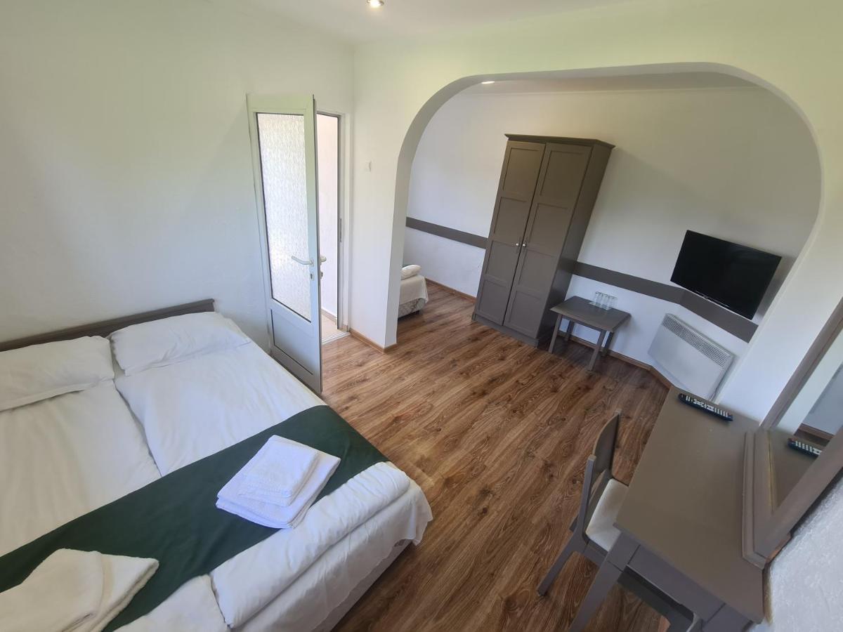 Complex Brashlyan Hotell Trjavna Exteriör bild
