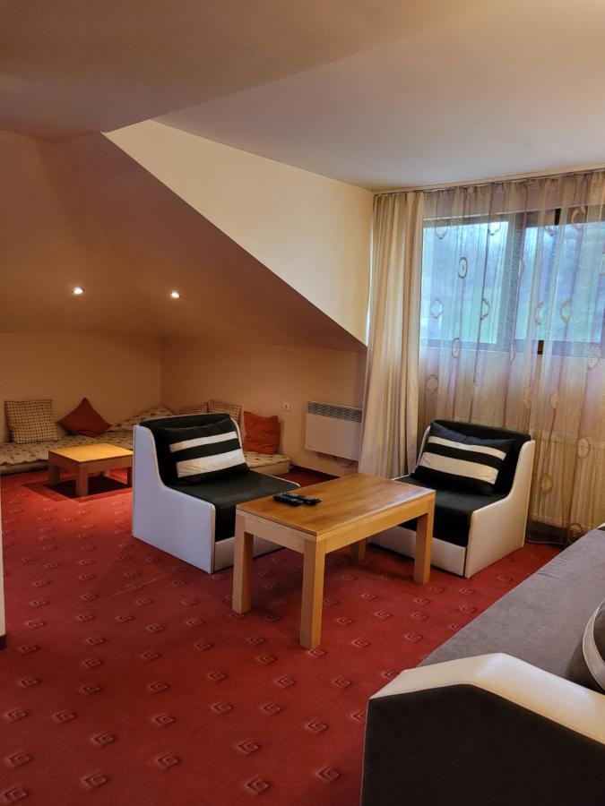 Complex Brashlyan Hotell Trjavna Exteriör bild