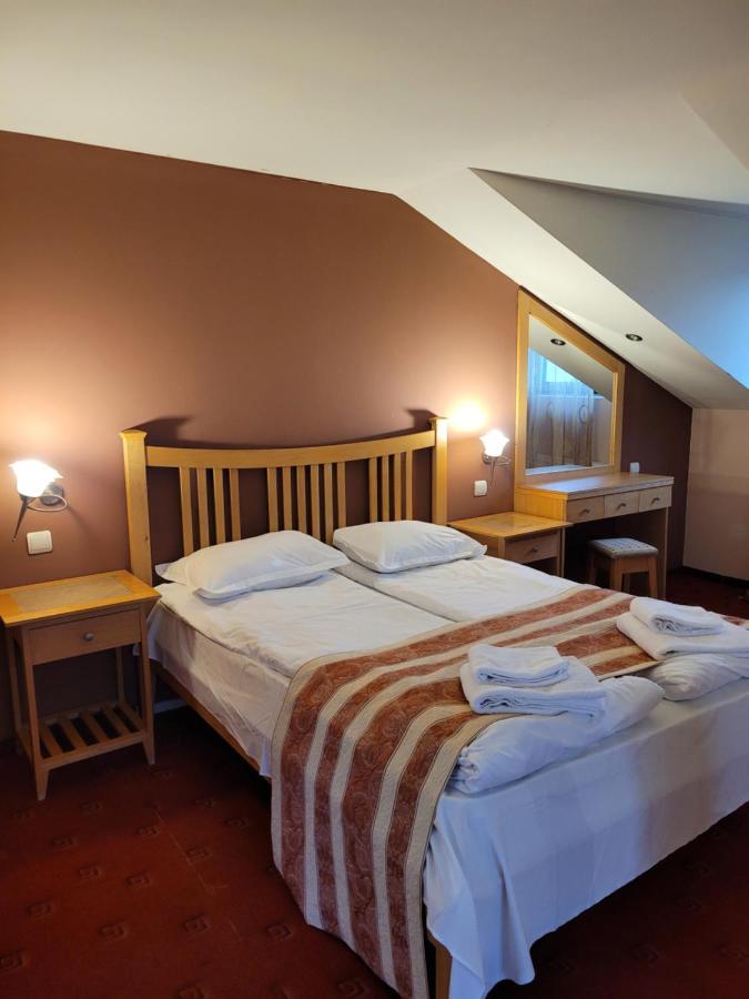 Complex Brashlyan Hotell Trjavna Exteriör bild