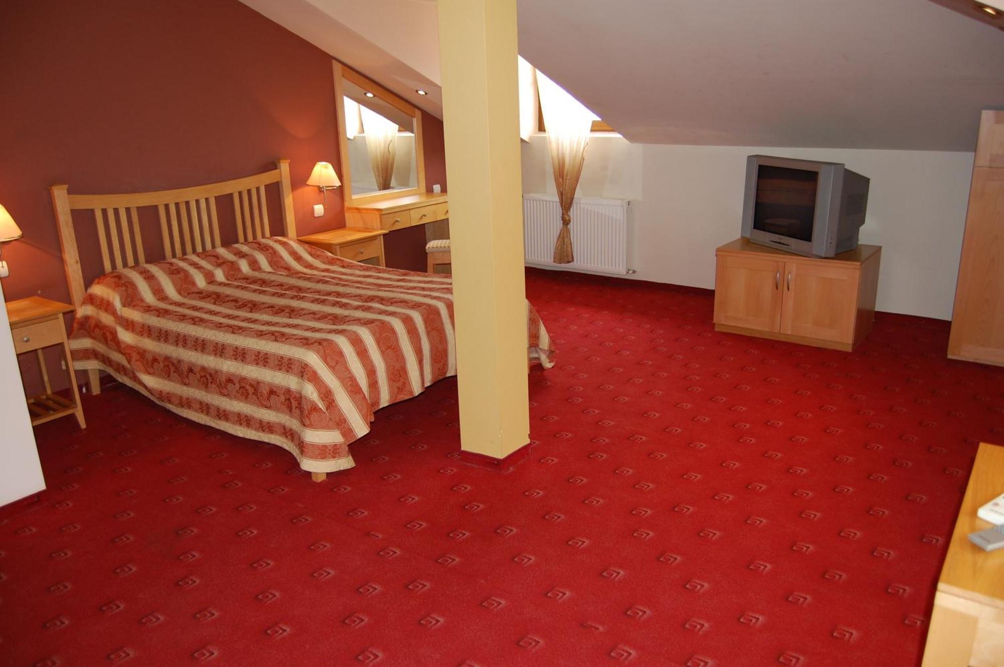Complex Brashlyan Hotell Trjavna Exteriör bild