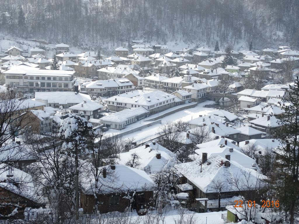 Complex Brashlyan Hotell Trjavna Exteriör bild