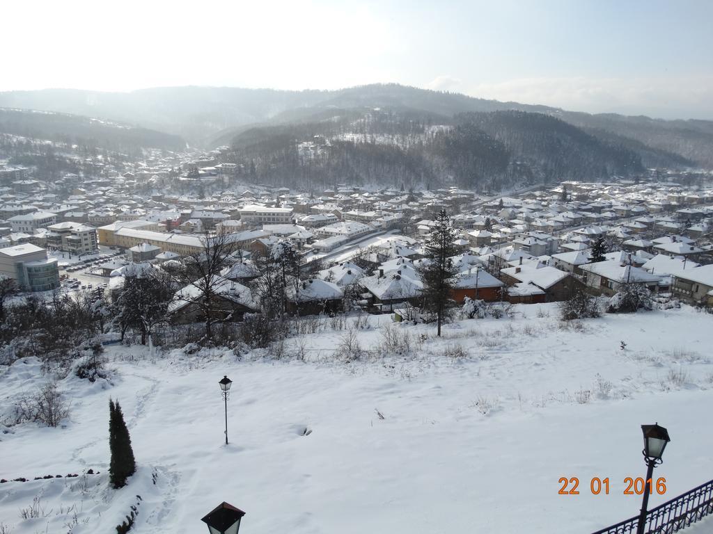 Complex Brashlyan Hotell Trjavna Exteriör bild