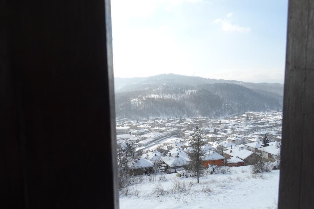 Complex Brashlyan Hotell Trjavna Exteriör bild