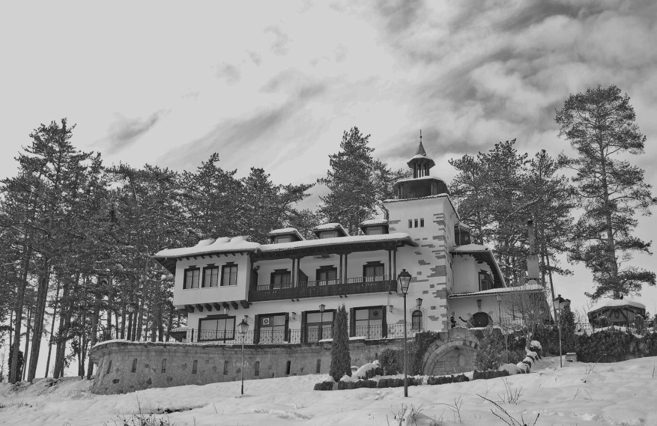 Complex Brashlyan Hotell Trjavna Exteriör bild