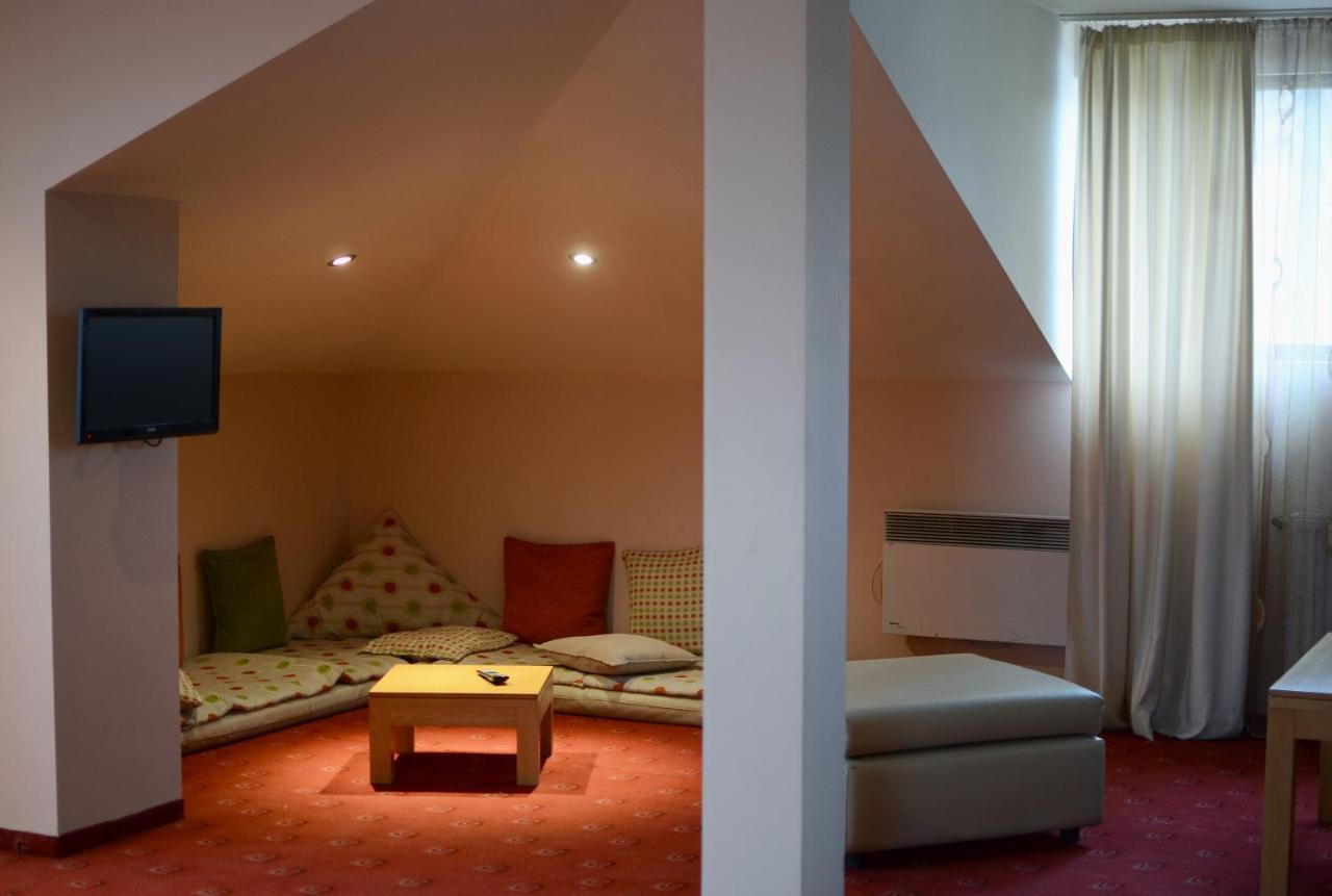 Complex Brashlyan Hotell Trjavna Exteriör bild